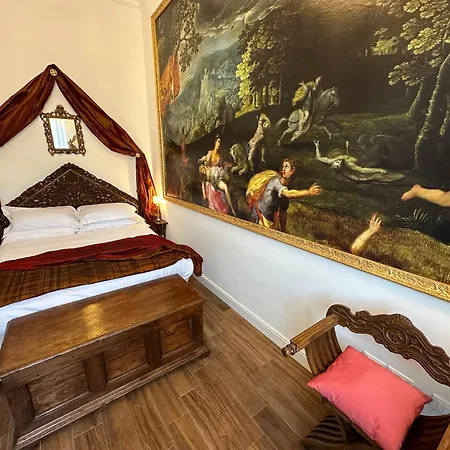 Santa Caterina Palace In Florence-3 Bedroom Appartement *