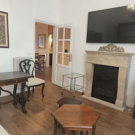 Santa Caterina Palace In Florence-3 Bedroom Apartment *